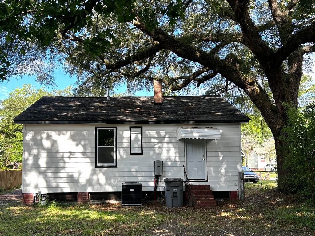 Photo of 2319 Kent Avenue, North Charleston, SC 29405 (MLS # 26013538)