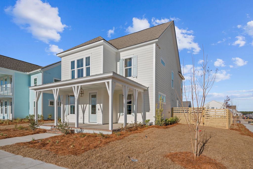 Photo of 782 Blueway Avenue, Summerville, SC 29486 (MLS # 26007984)