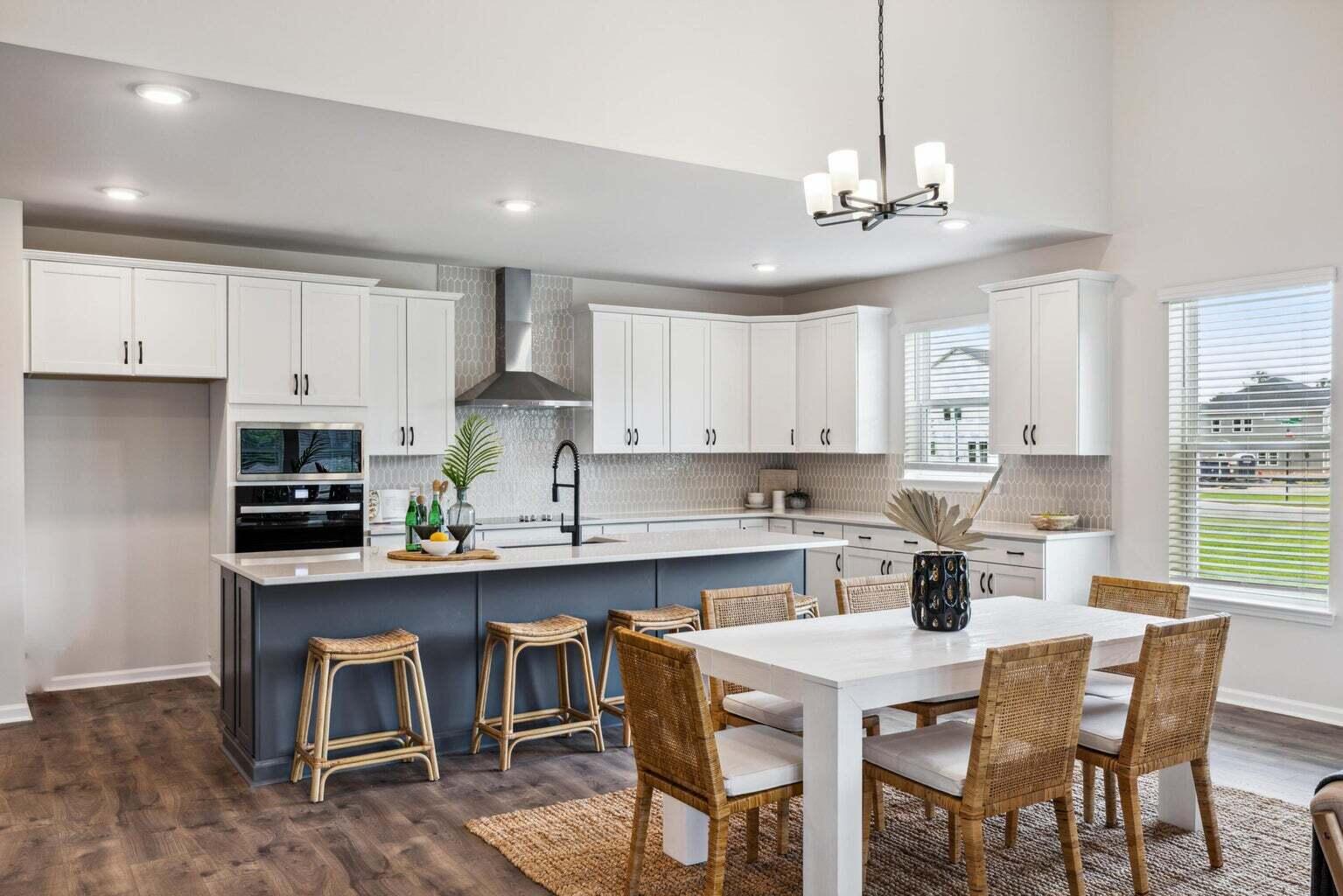 453 White Magnolia Street