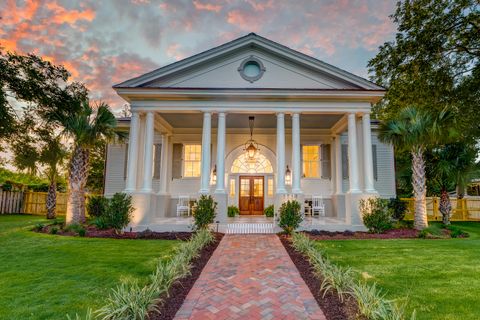 Photo of 1714 Middle Street, Sullivans Island, SC 29482 (MLS # 26006224)