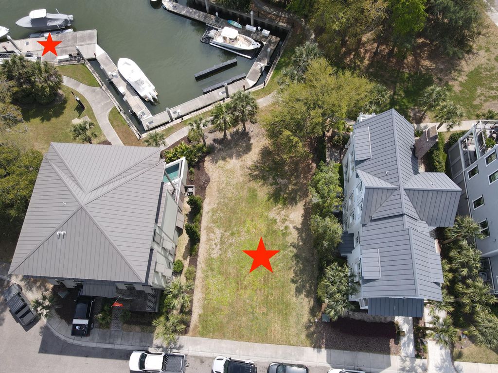 Photo of 15 Transom Court, Charleston, SC 29407 (MLS # 26008133)