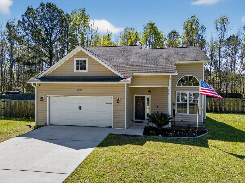 Photo of 7389 Commodore Road, Hollywood, SC 29449 (MLS # 26008035)