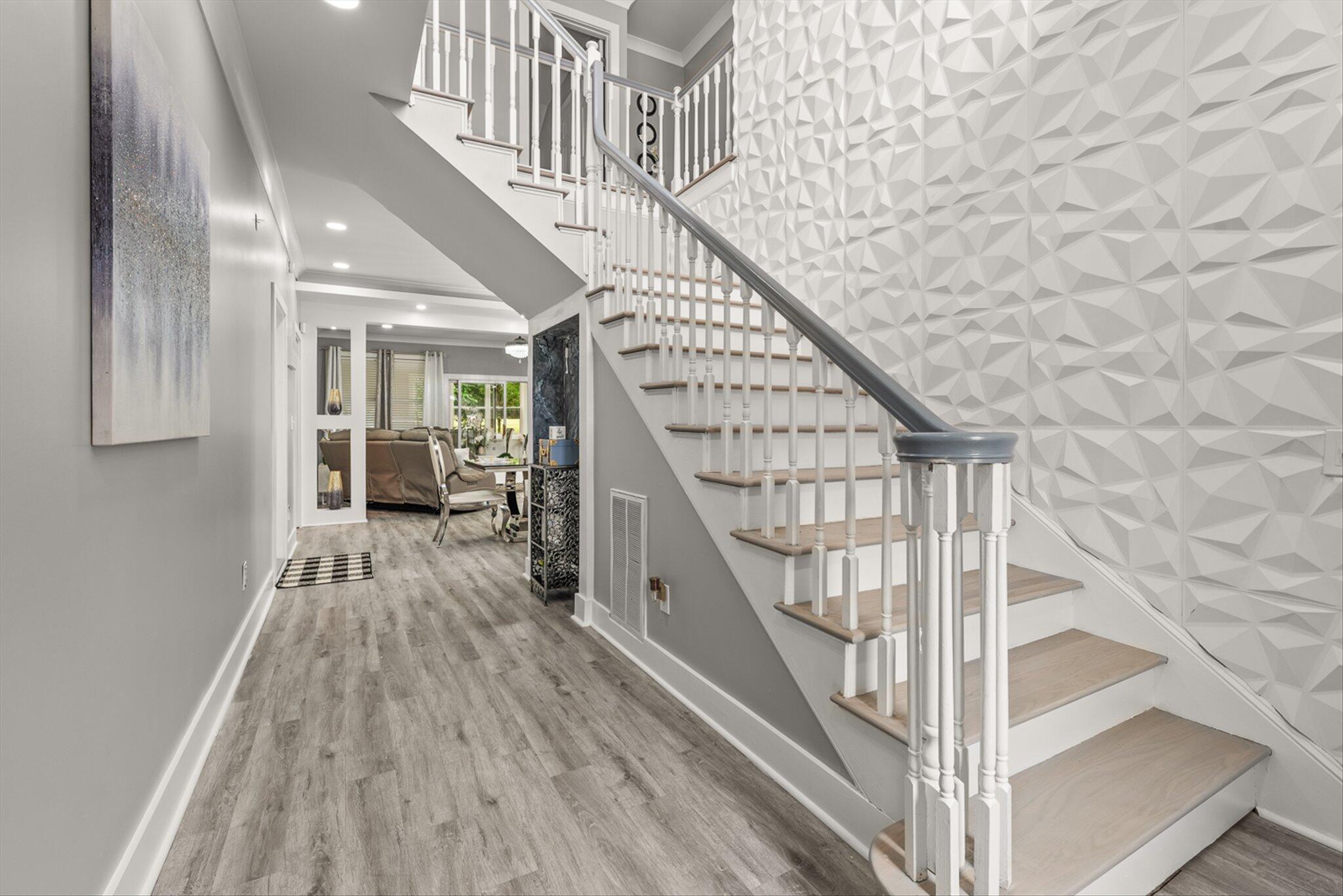 105 N Gateshead Xing