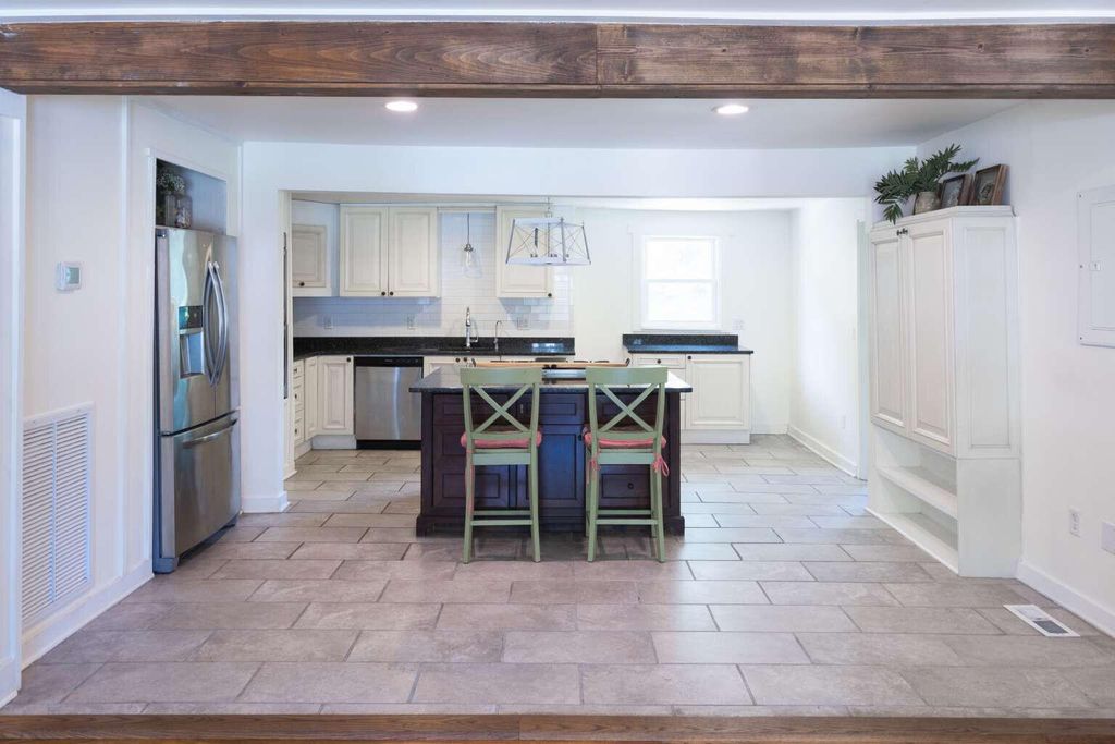 Photo of 1519 Westway Drive, Charleston, SC 29412 (MLS # 26014752)