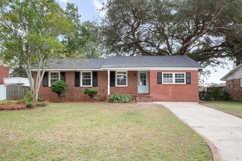 A home in North Charleston