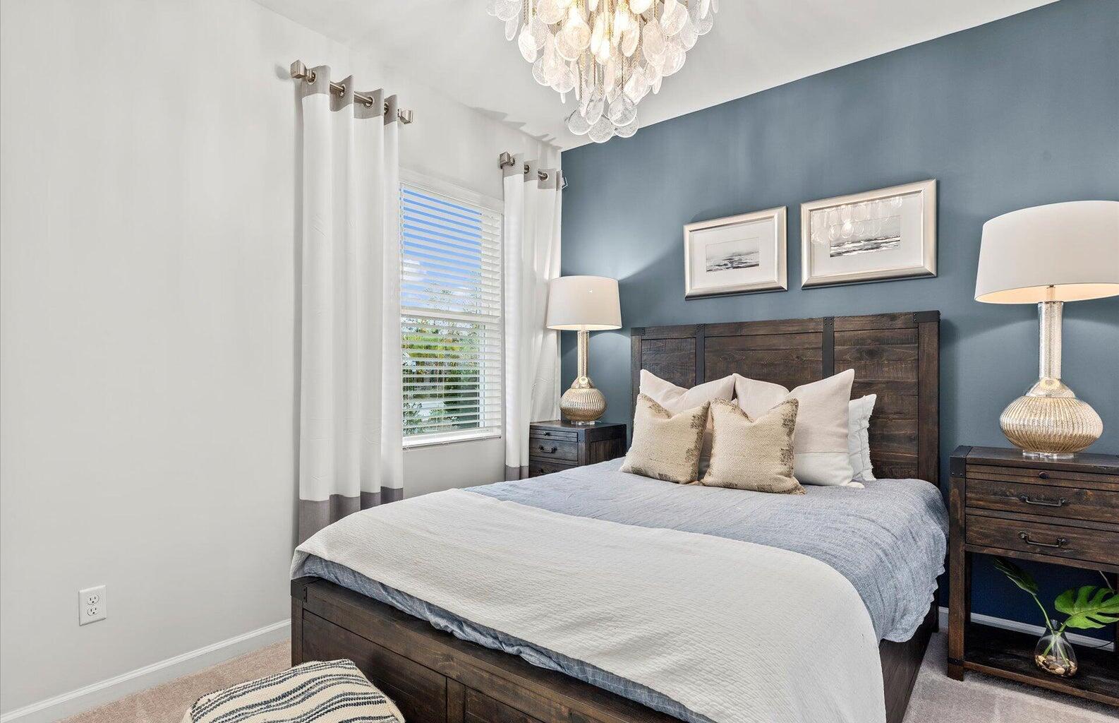 712 Meadowbrook Lane