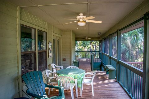 A home in Edisto Beach