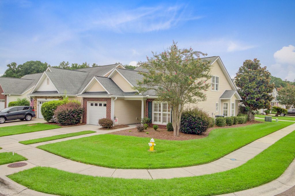 Photo of 128 Garden Grove Drive, Summerville, SC 29485 (MLS # 25030468)
