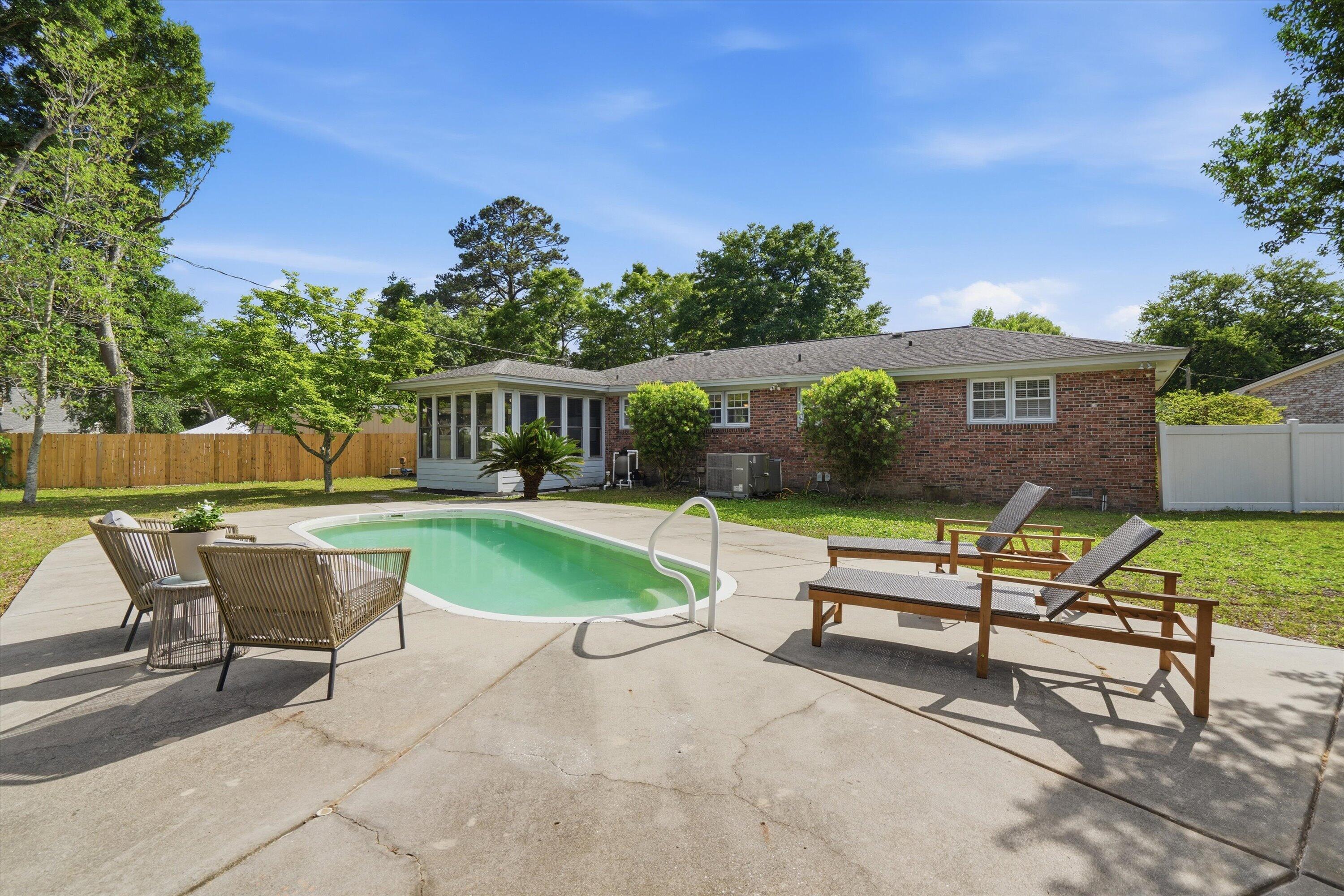 1246 Honeysuckle Lane