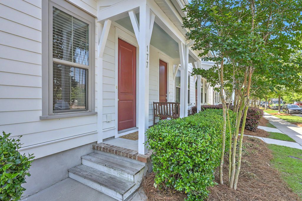 Photo of 177 Great Lawn Drive, Summerville, SC 29486 (MLS # 26015341)