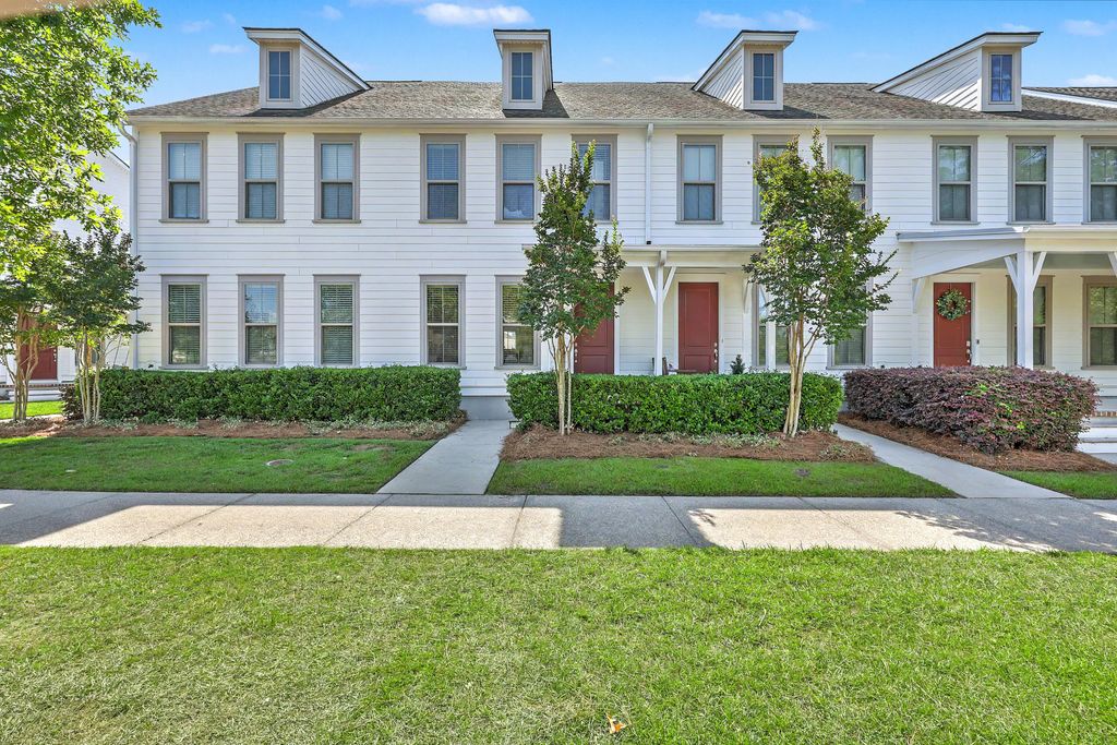 Photo of 177 Great Lawn Drive, Summerville, SC 29486 (MLS # 26015341)