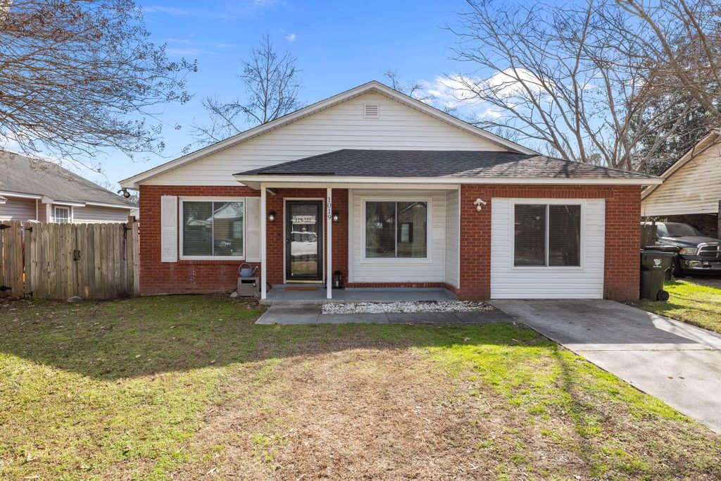 Photo of 1019 Douglas Wayne Road, Summerville, SC 29486 (MLS # 26002770)