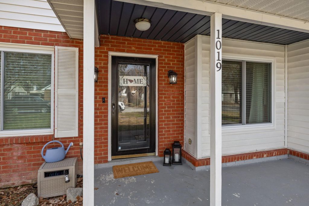 Photo of 1019 Douglas Wayne Road, Summerville, SC 29486 (MLS # 26002770)