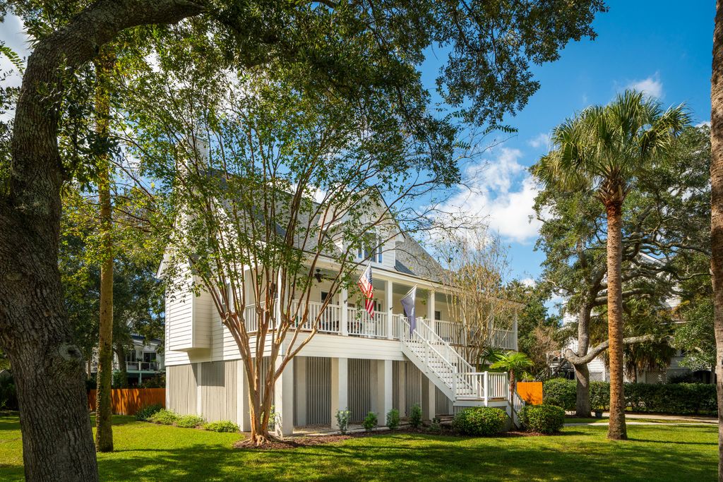 Photo of 1602 Charlotte G Circle, Mount Pleasant, SC 29464 (MLS # 25028650)