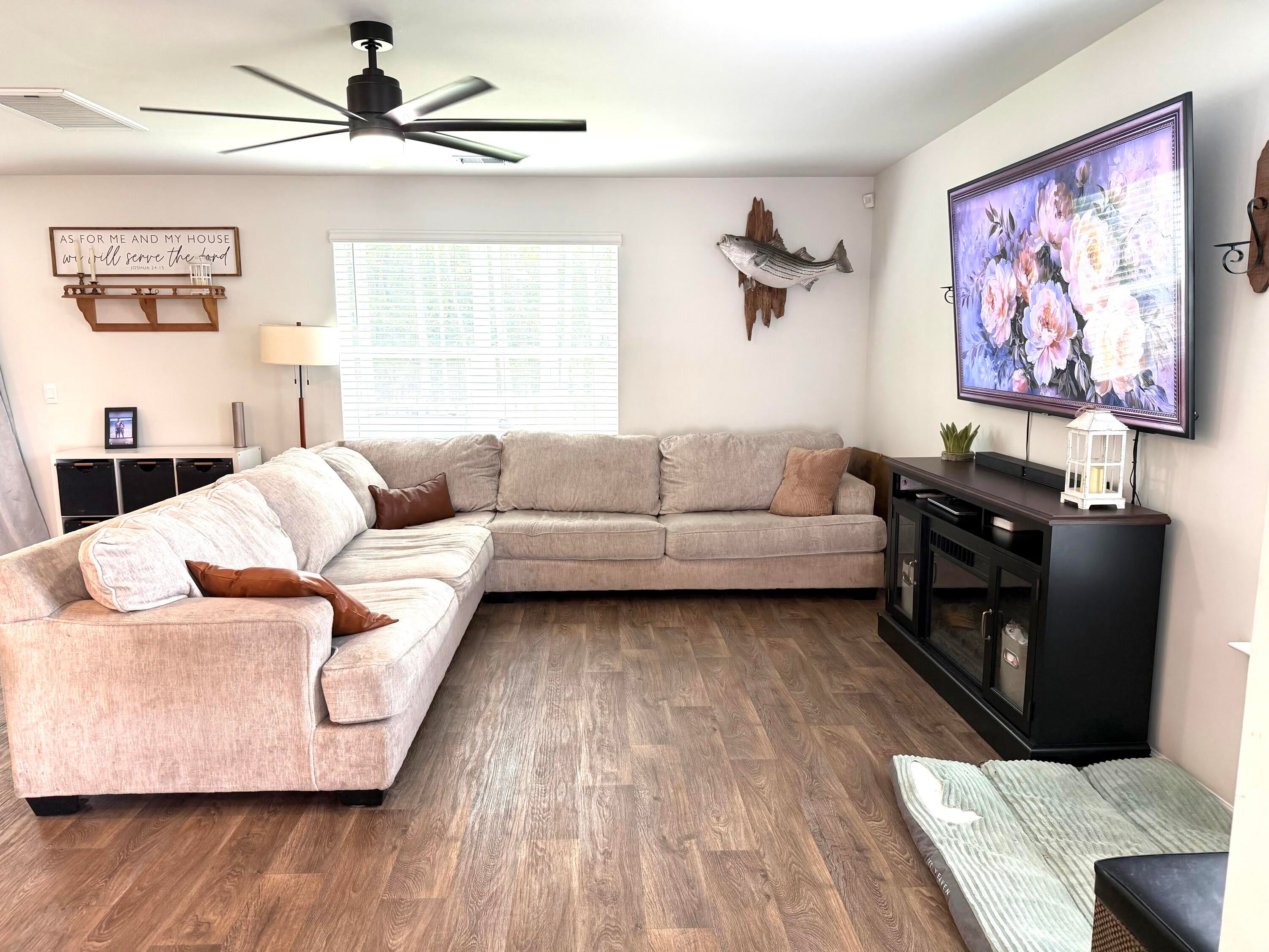 381 Spruce Ivy Street