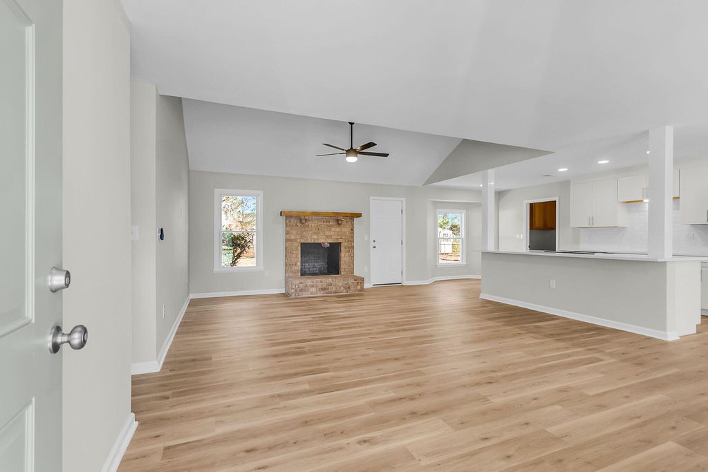 Photo of 225 Longleaf Road, Summerville, SC 29486 (MLS # 26001898)