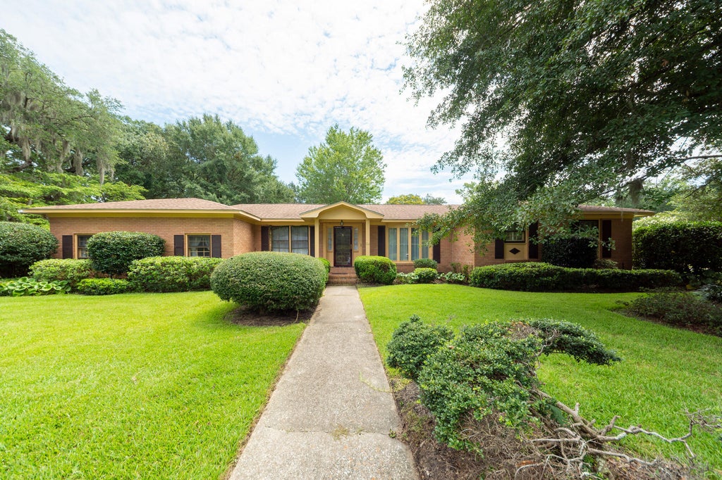Photo of 64 Shrewsbury Road, Charleston, SC 29407 (MLS # 26024262)