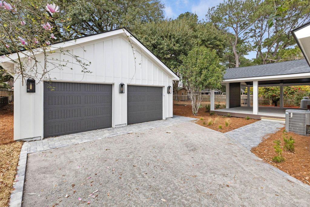 Photo of 914 Cliffwood Drive, Mount Pleasant, SC 29464 (MLS # 26006150)