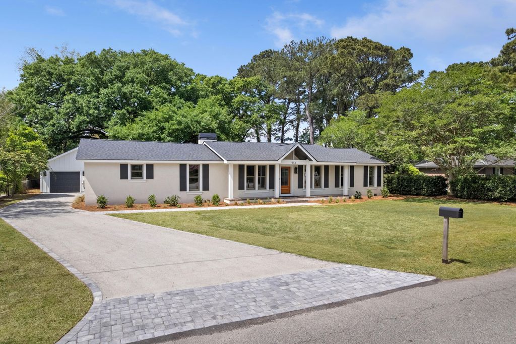 Photo of 914 Cliffwood Drive, Mount Pleasant, SC 29464 (MLS # 26006150)