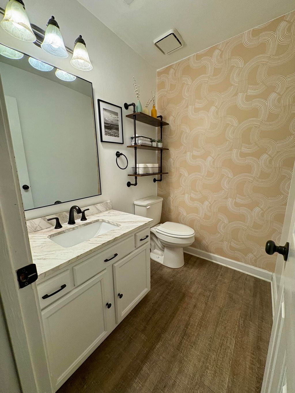 Photo of 527 Castle Hall Road, Mount Pleasant, SC 29464 (MLS # 25026911)