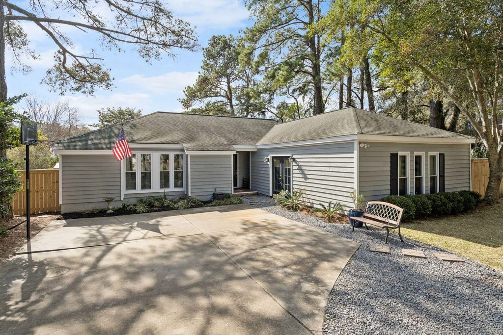 Photo of 642 Williamson Drive, Mount Pleasant, SC 29464 (MLS # 26004002)