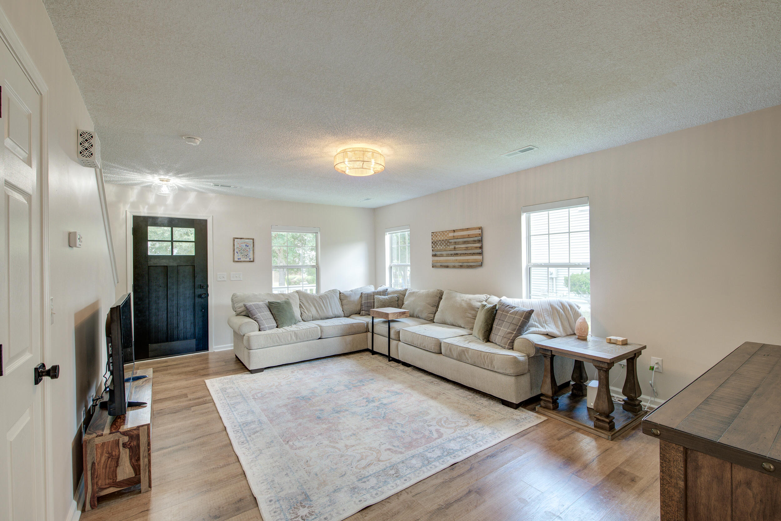 5095 Thornton Drive