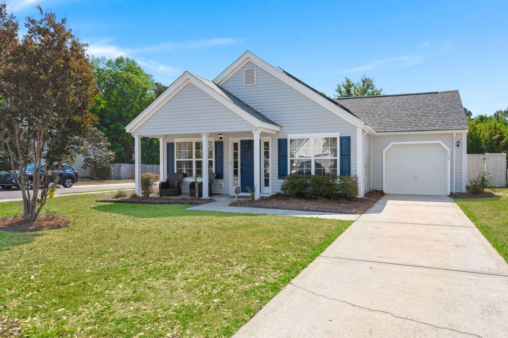 Photo of 1125 Ole Oak Dr, Charleston, SC 29492 (MLS # 26012267)