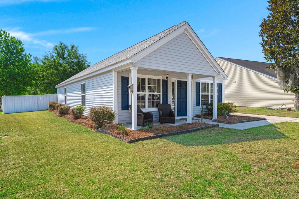 Photo of 1125 Ole Oak Dr, Charleston, SC 29492 (MLS # 26012267)