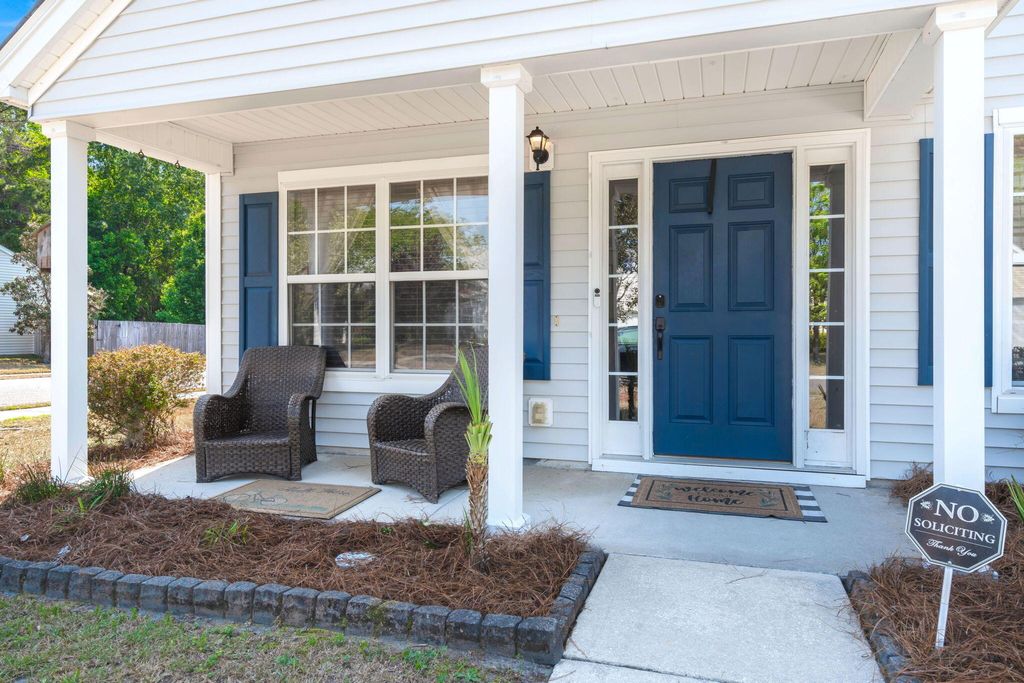 Photo of 1125 Ole Oak Dr, Charleston, SC 29492 (MLS # 26012267)