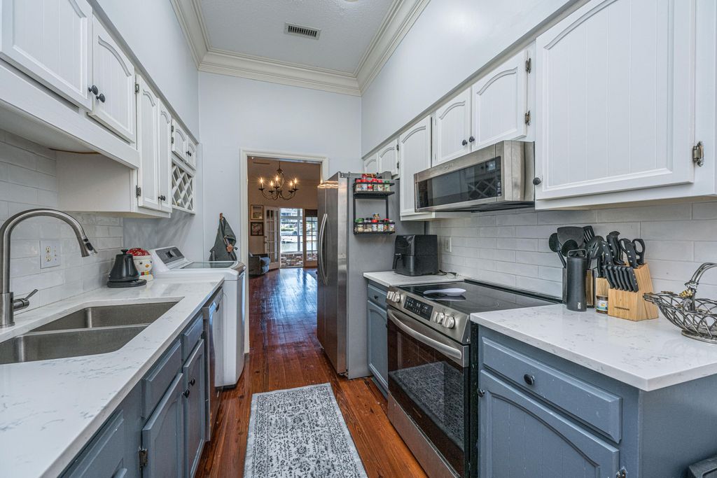 Photo of 205 Woodlake Drive, Summerville, SC 29485 (MLS # 26005305)