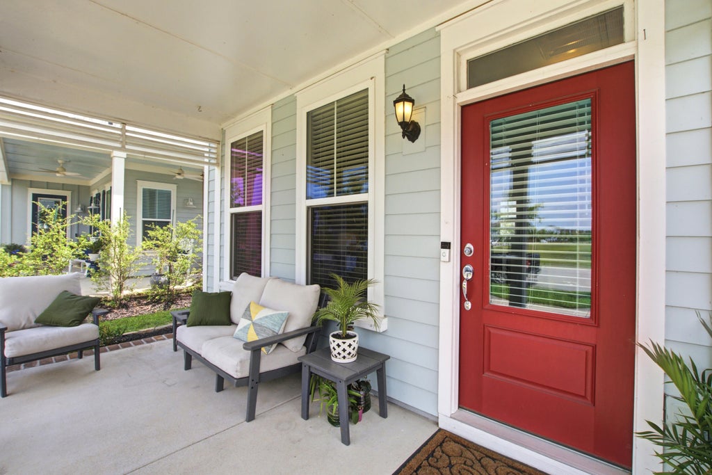 Photo of 589 Blueway Avenue, Summerville, SC 29486 (MLS # 26018997)