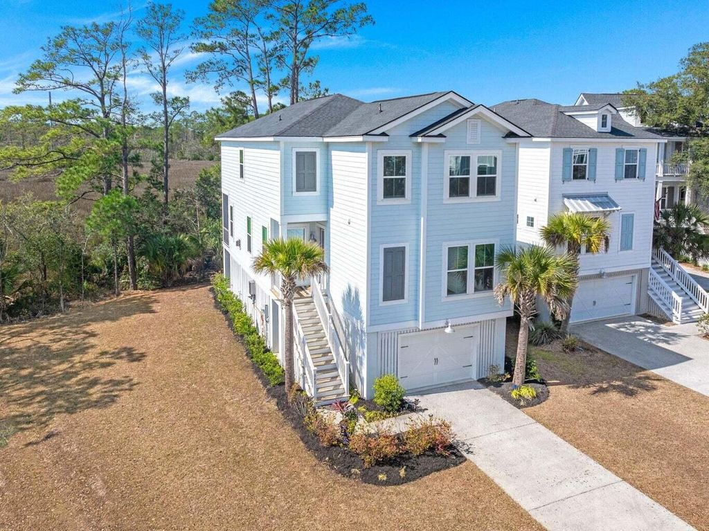 Photo of 840 Forrest Drive, Charleston, SC 29492 (MLS # 25014079)