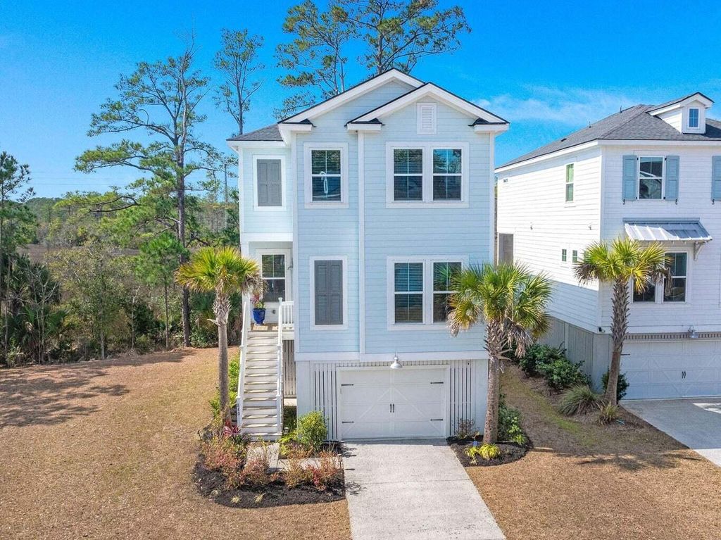 Photo of 840 Forrest Drive, Charleston, SC 29492 (MLS # 25014079)