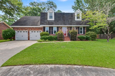 Photo of 300 Eastover Circle, Summerville, SC 29483 (MLS # 26018557)
