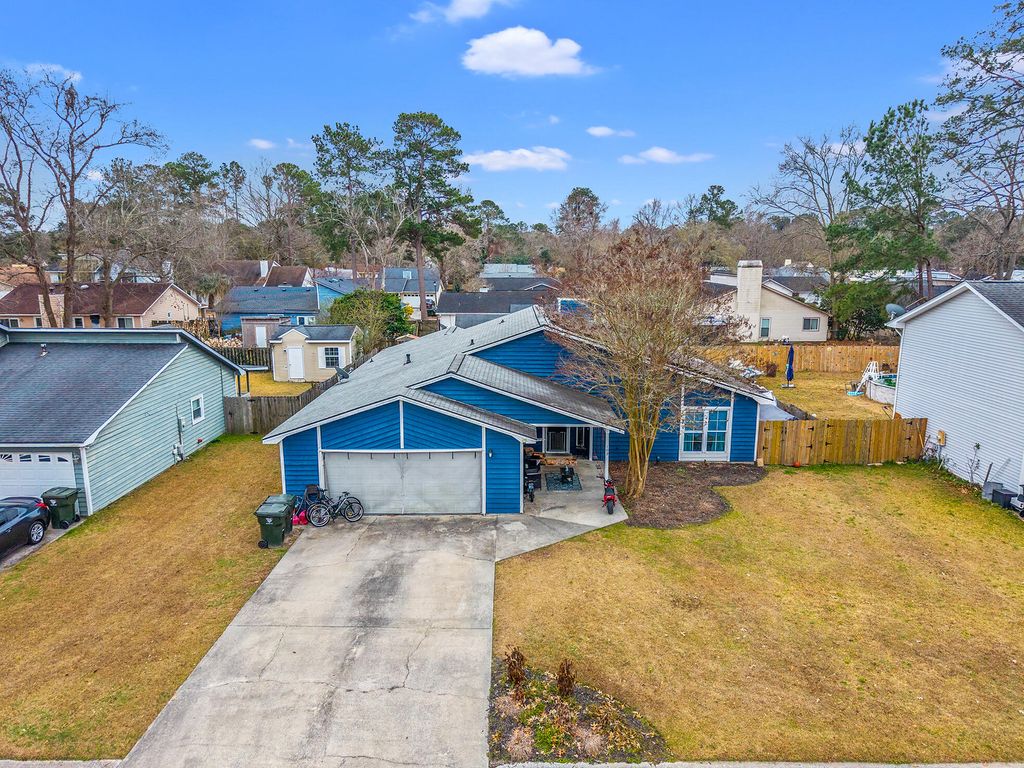 Photo of 109 Coachman Lane, Summerville, SC 29483 (MLS # 25033035)