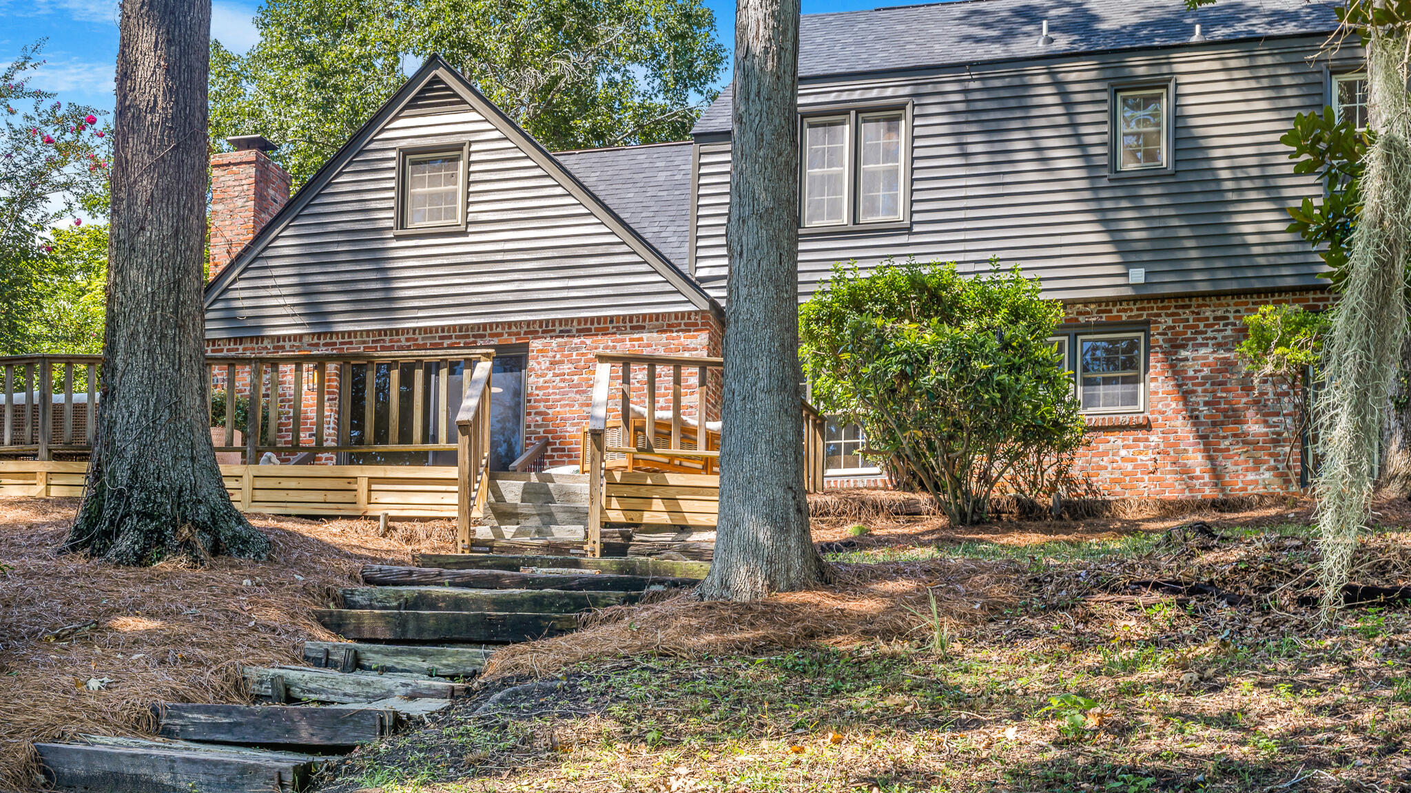 108 Lakeview Drive