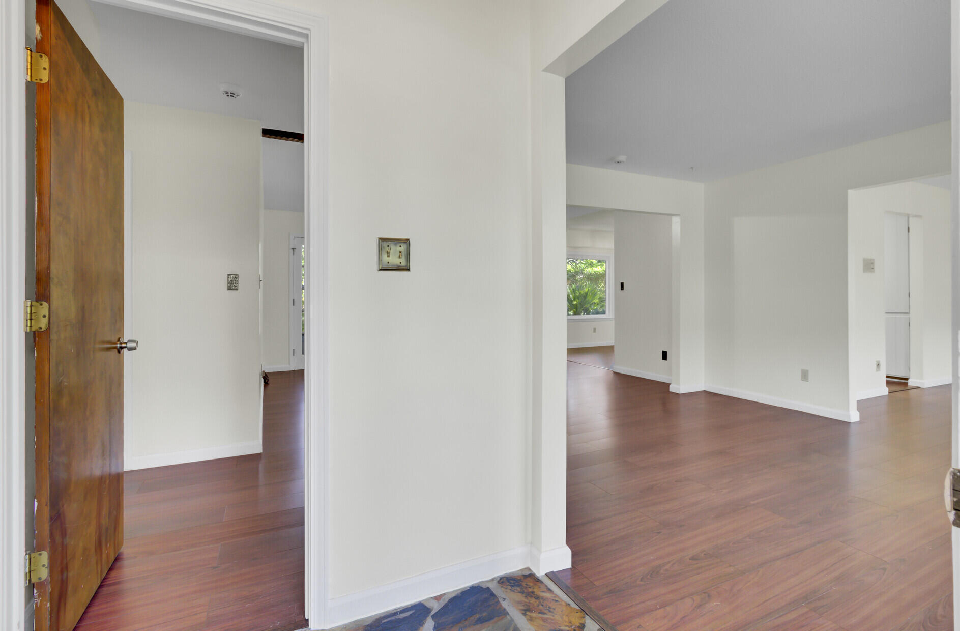 Summerville, South Carolina 29485, United States, 3 Bedrooms Bedrooms, ,2 BathroomsBathrooms,Residential,Contingent,93896