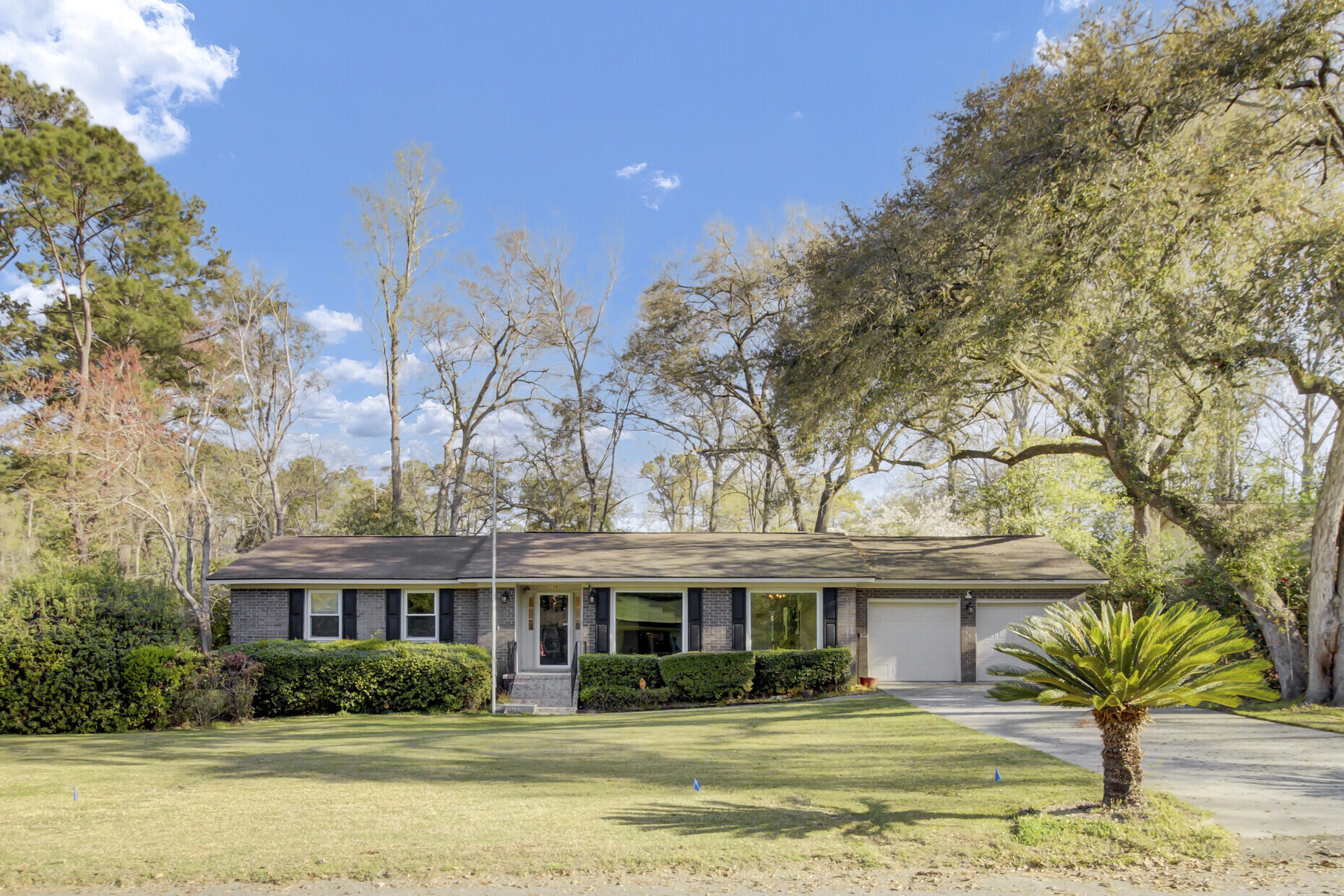 Summerville, South Carolina 29485, United States, 3 Bedrooms Bedrooms, ,2 BathroomsBathrooms,Residential,Contingent,93896