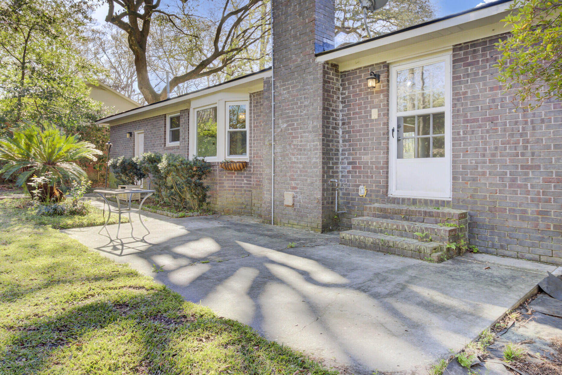 Summerville, South Carolina 29485, United States, 3 Bedrooms Bedrooms, ,2 BathroomsBathrooms,Residential,Contingent,93896