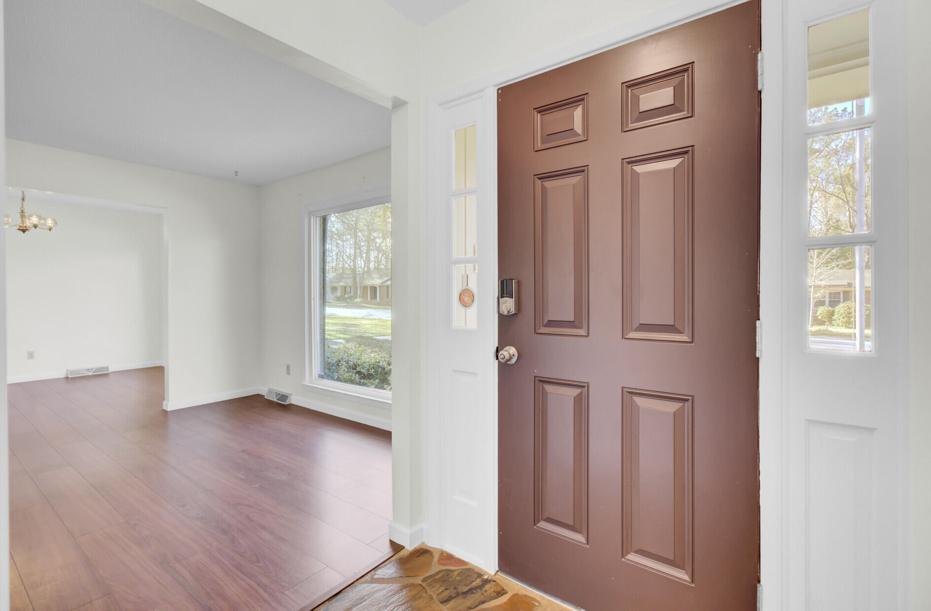 Summerville, South Carolina 29485, United States, 3 Bedrooms Bedrooms, ,2 BathroomsBathrooms,Residential,Contingent,93896