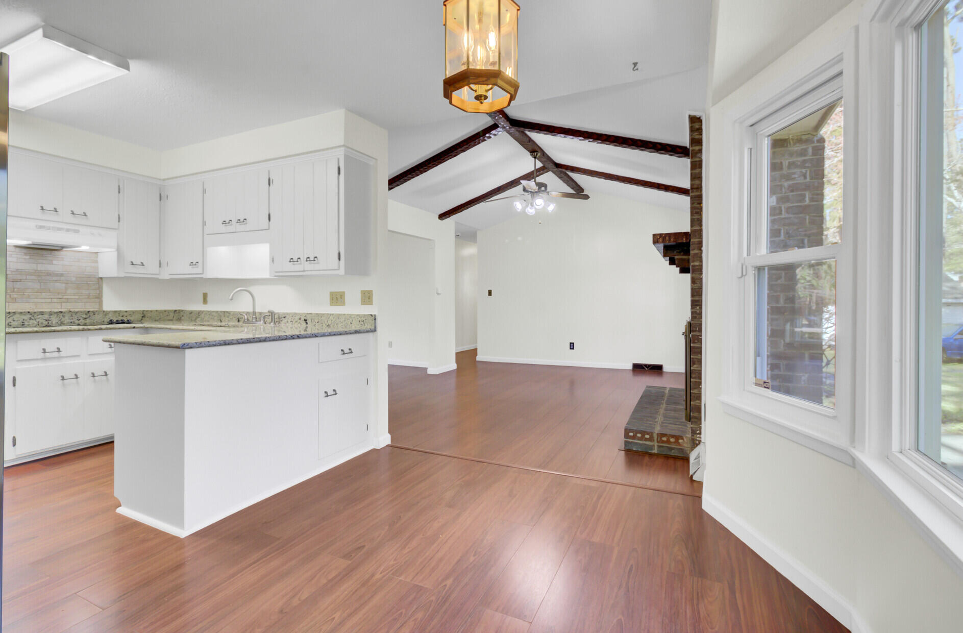 Summerville, South Carolina 29485, United States, 3 Bedrooms Bedrooms, ,2 BathroomsBathrooms,Residential,Contingent,93896