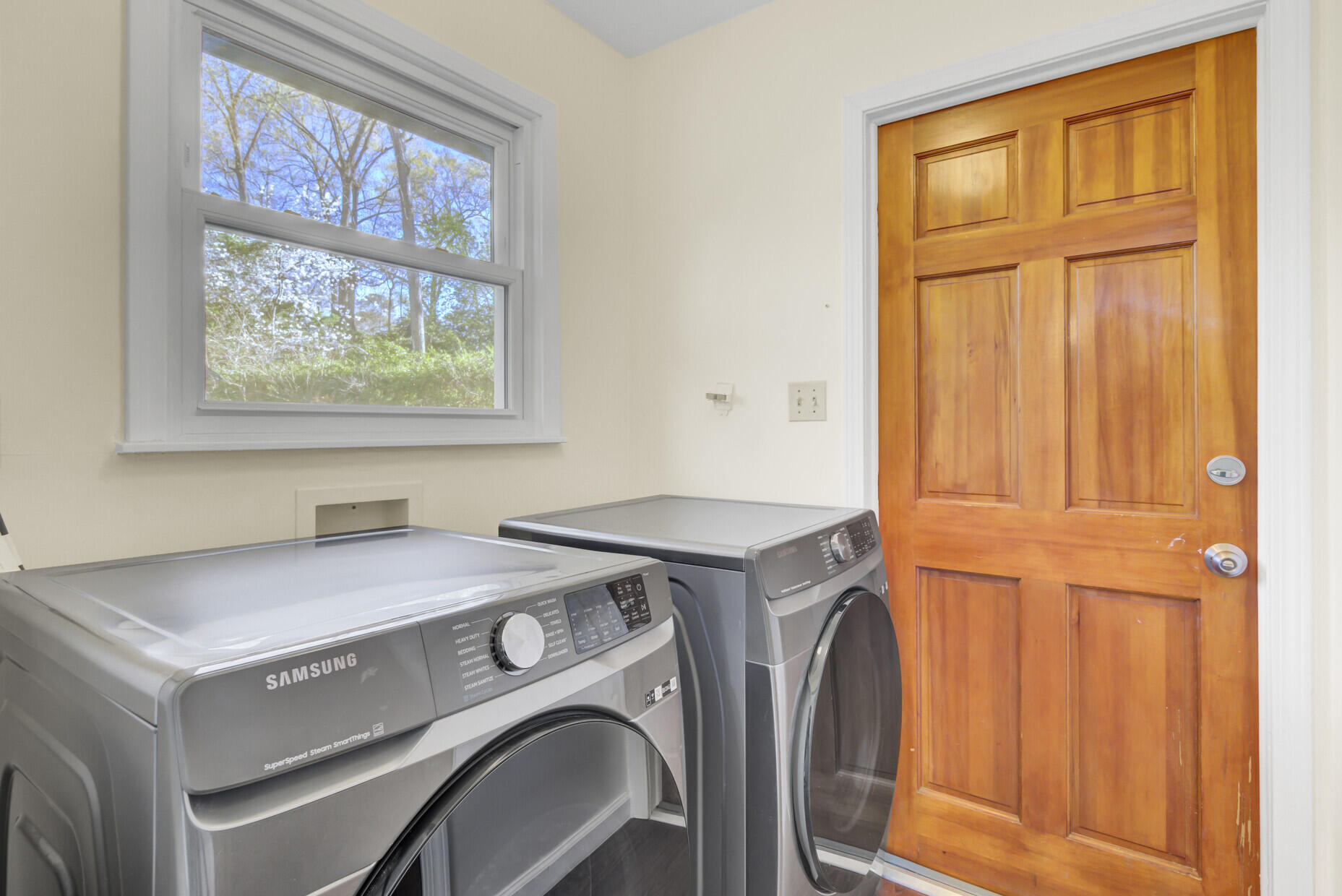 Summerville, South Carolina 29485, United States, 3 Bedrooms Bedrooms, ,2 BathroomsBathrooms,Residential,Contingent,93896