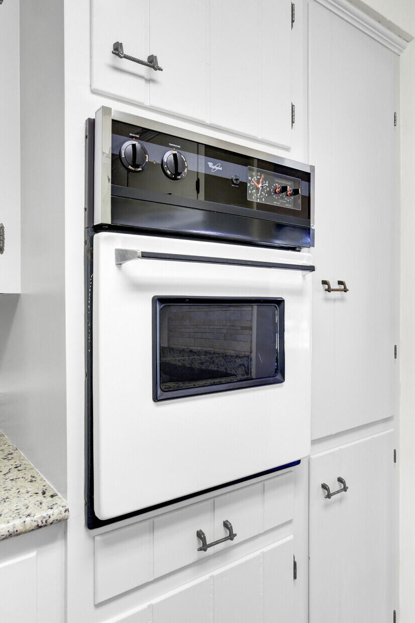 Summerville, South Carolina 29485, United States, 3 Bedrooms Bedrooms, ,2 BathroomsBathrooms,Residential,Contingent,93896