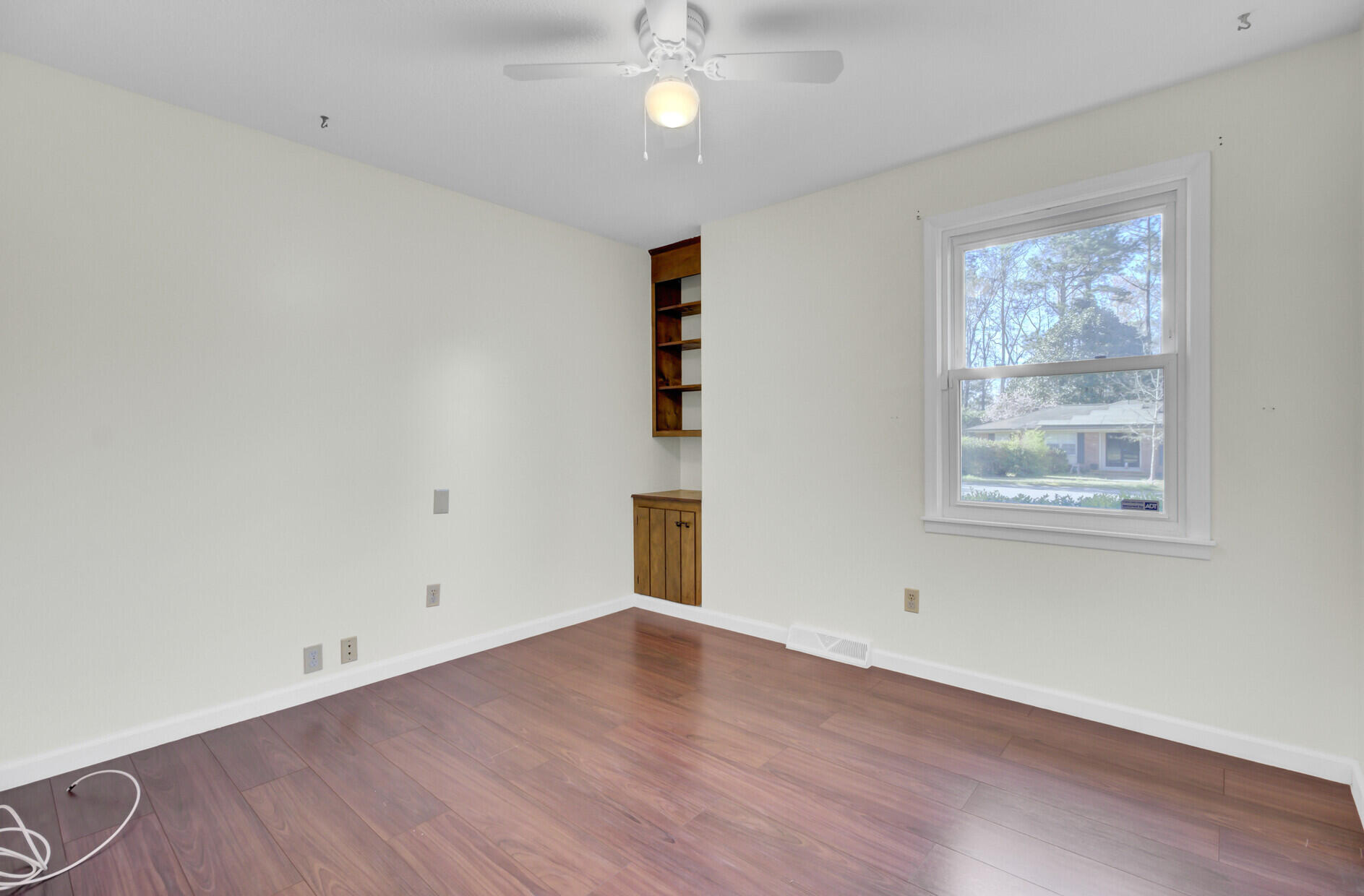 Summerville, South Carolina 29485, United States, 3 Bedrooms Bedrooms, ,2 BathroomsBathrooms,Residential,Contingent,93896