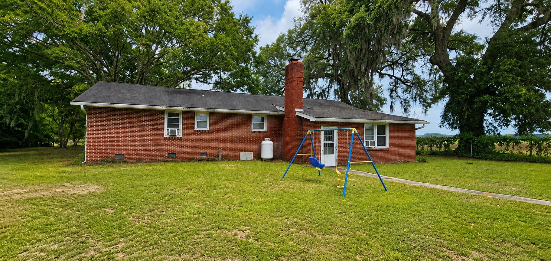 124 Whistling Swan Road