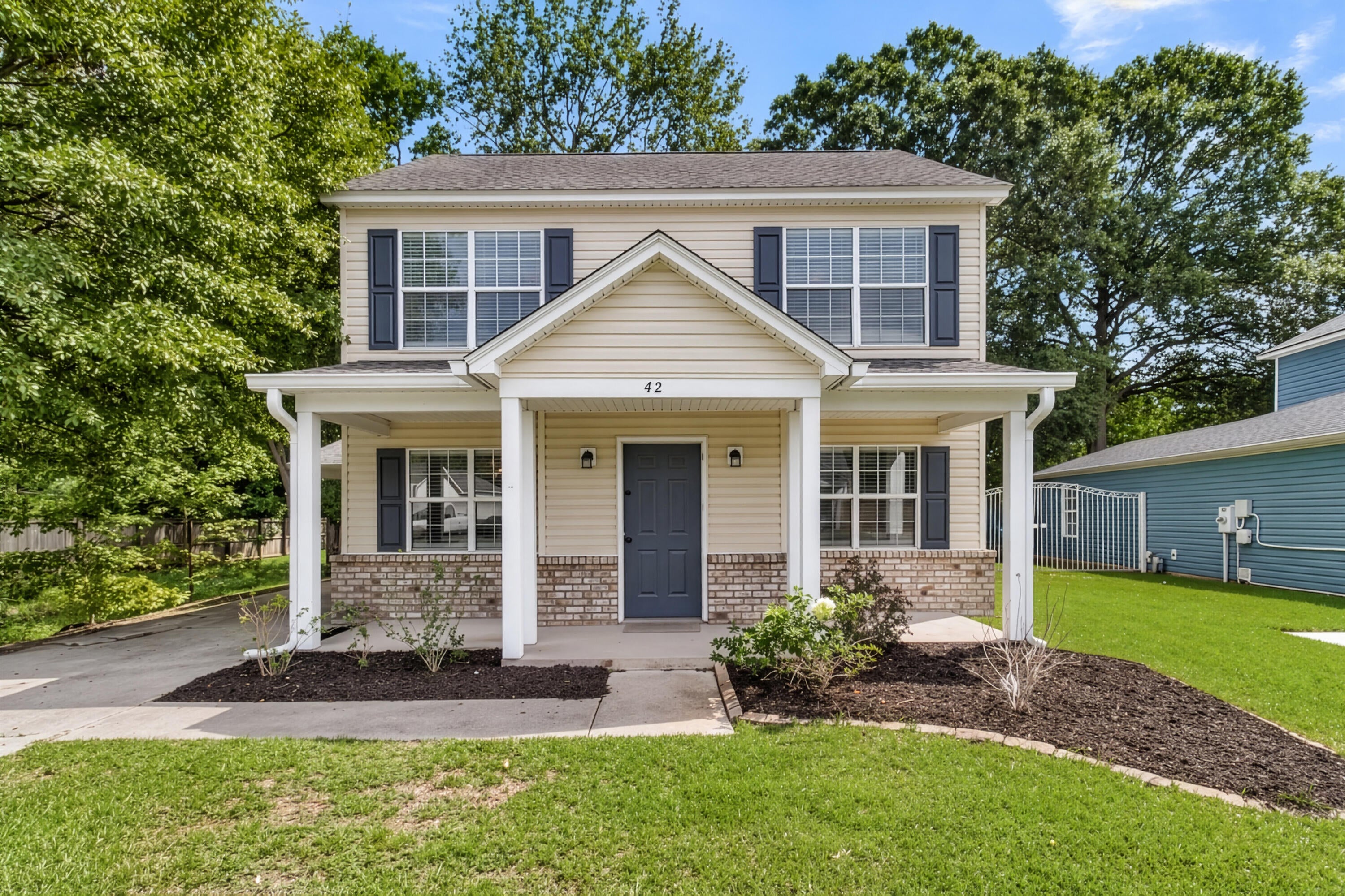 42 Woodleaf Court