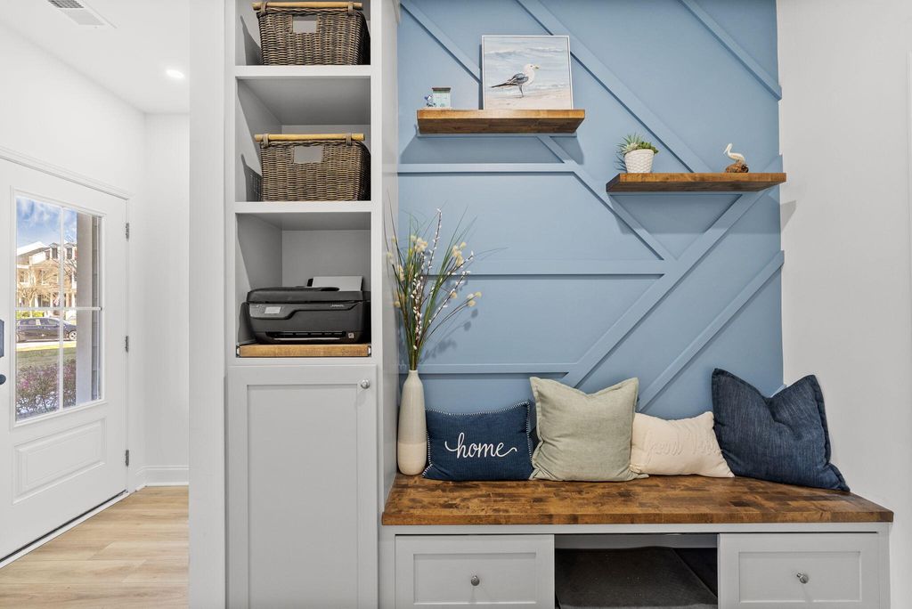 Photo of 635 N Laurel Street, Summerville, SC 29483 (MLS # 26005638)