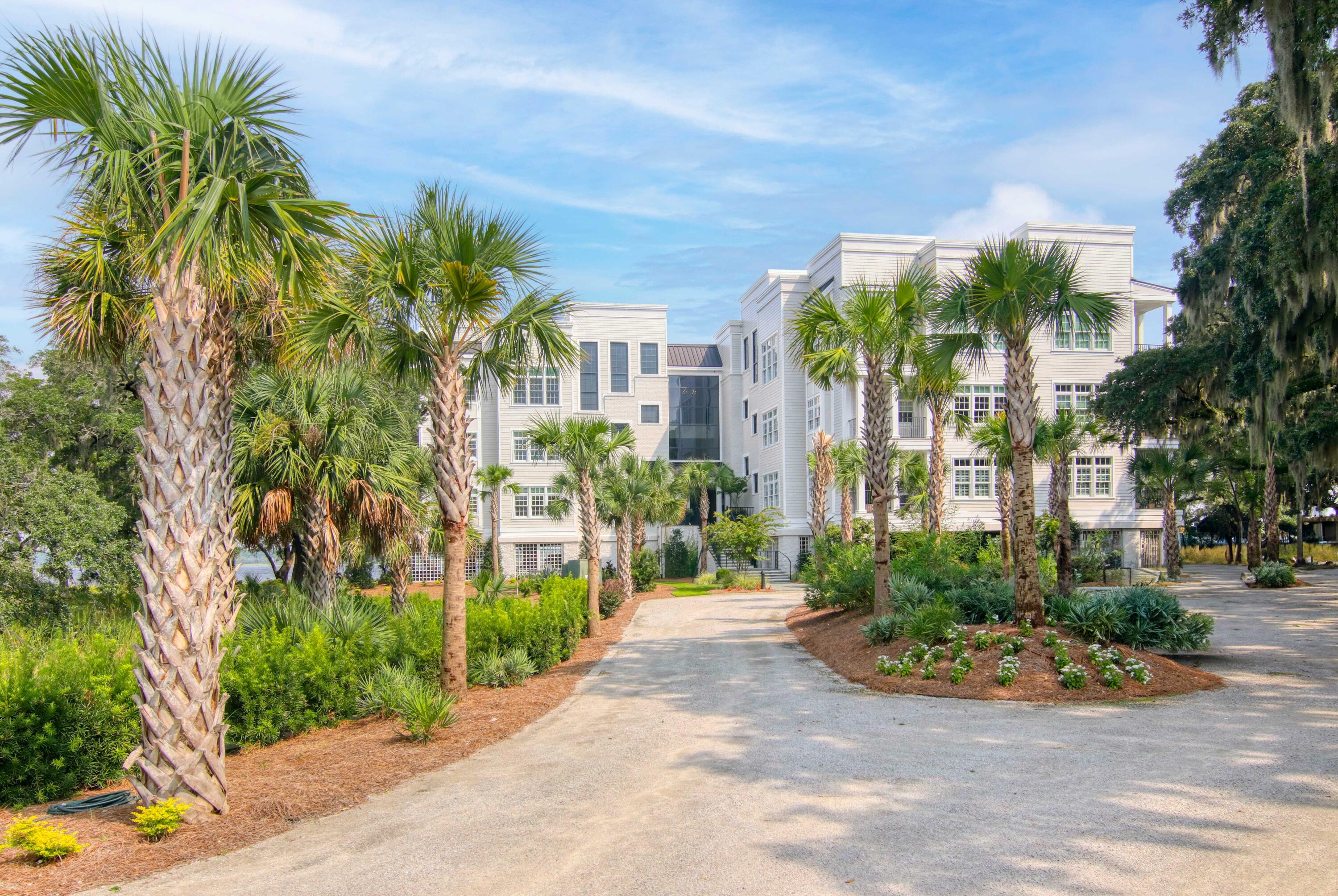 108 Fairbanks Oak Alley 201