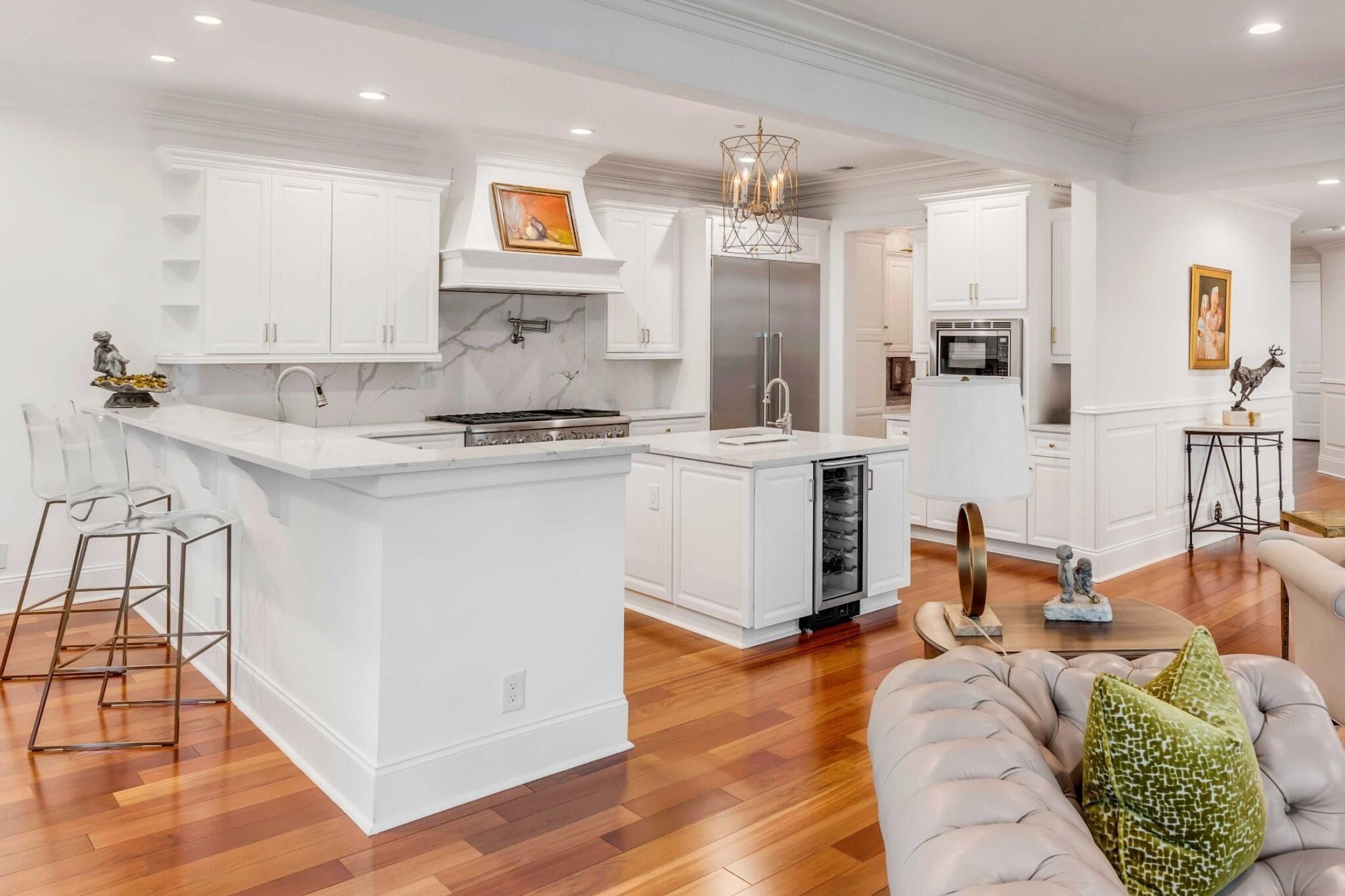 108 Fairbanks Oak Alley 302
