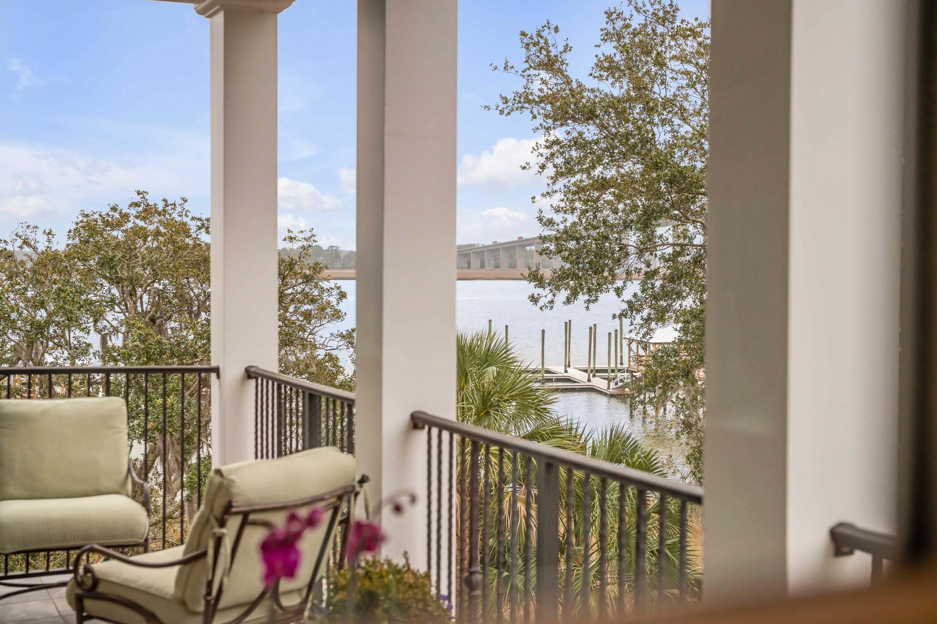 108 Fairbanks Oak Alley 302